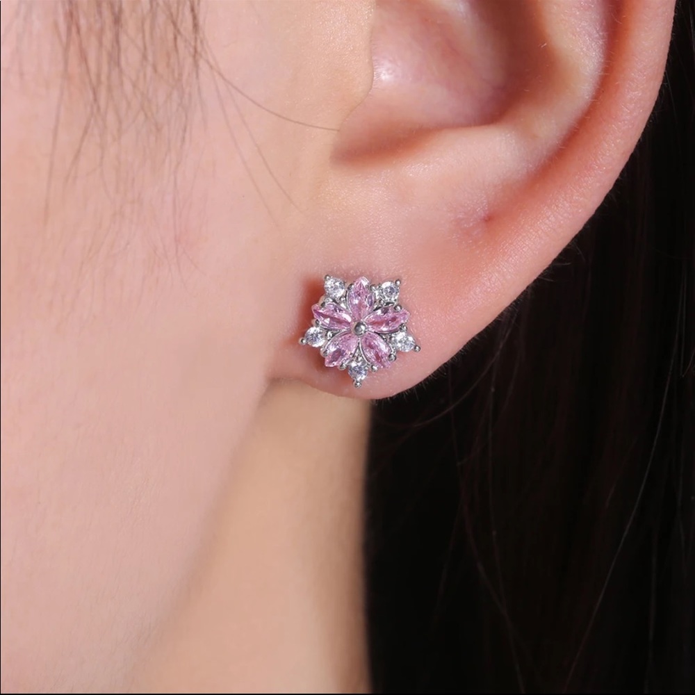New Women’s 925 Silver Flower Sapphire Earrings - Picture 2 of 3